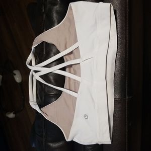 LULULEMON WHITE SPORTS BRAS EXCELLENT CONDITION NO STAINS OR HOLES